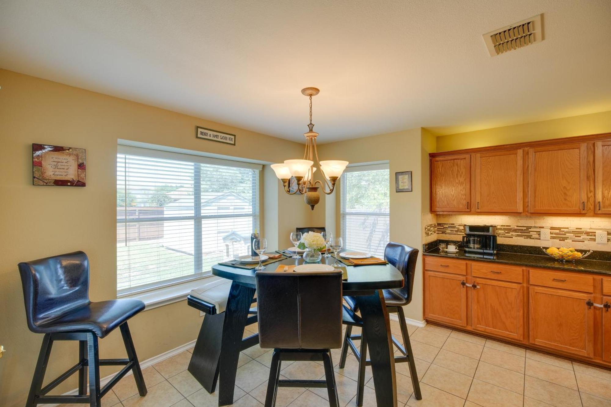 San Antonio Home With Pool Access Near Lackland Afb Εξωτερικό φωτογραφία